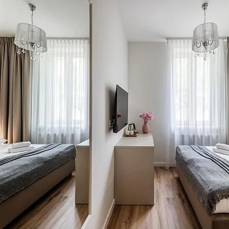 Lapwing Nest דירה *