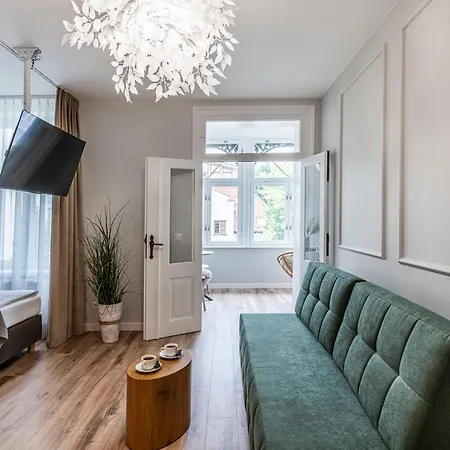 Lapwing Nest דירה